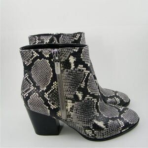 NINE WEST NIOMI SNAKE SKIN ROUND TOED BOOTIES / SIZE 8.5